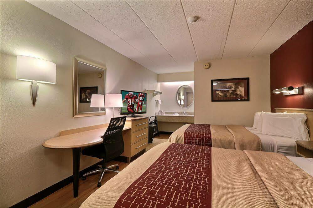 Red Roof Inn Detroit - Plymouth/Canton Экстерьер фото